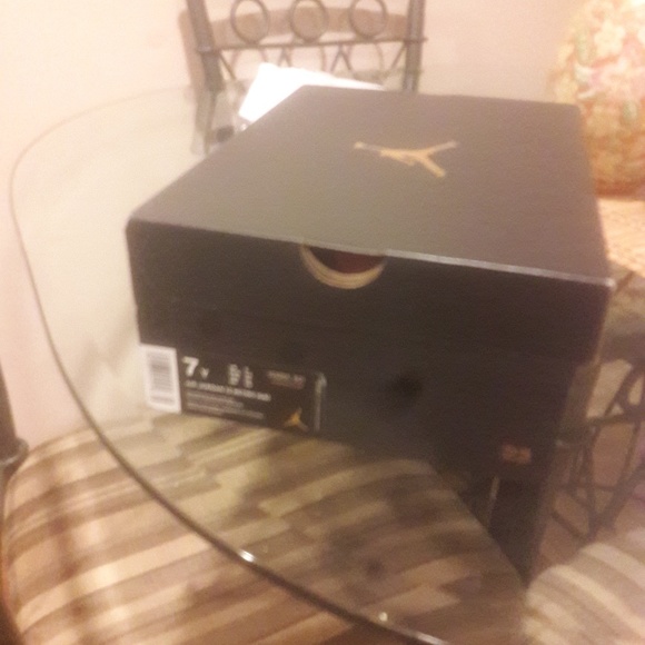 Air Jordan 13 - Picture 2 of 6